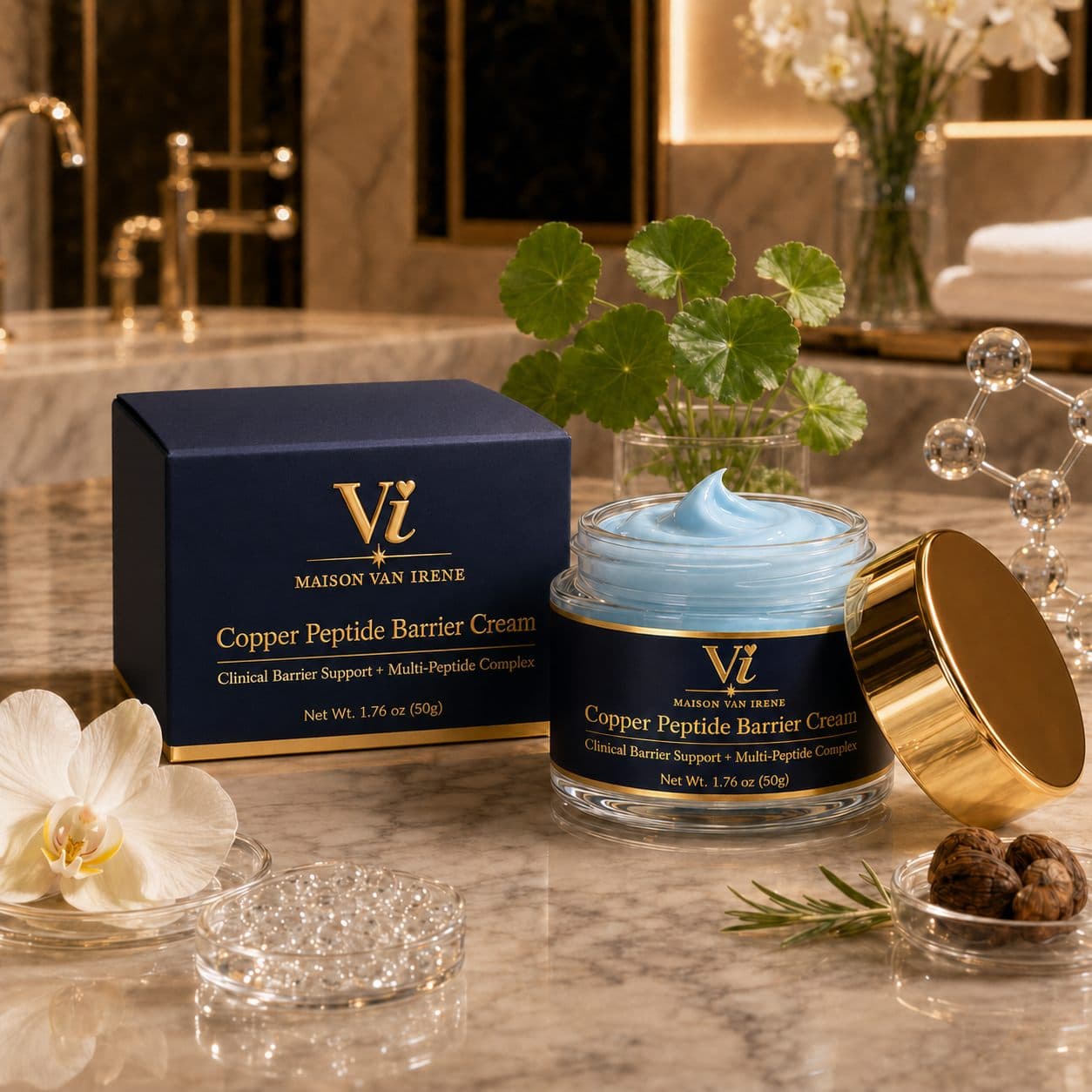 Tarro y estuche de la Copper Peptide Barrier Cream de Maison Van Irene con hojas de centella — soporte de la barrera de lujo clínico